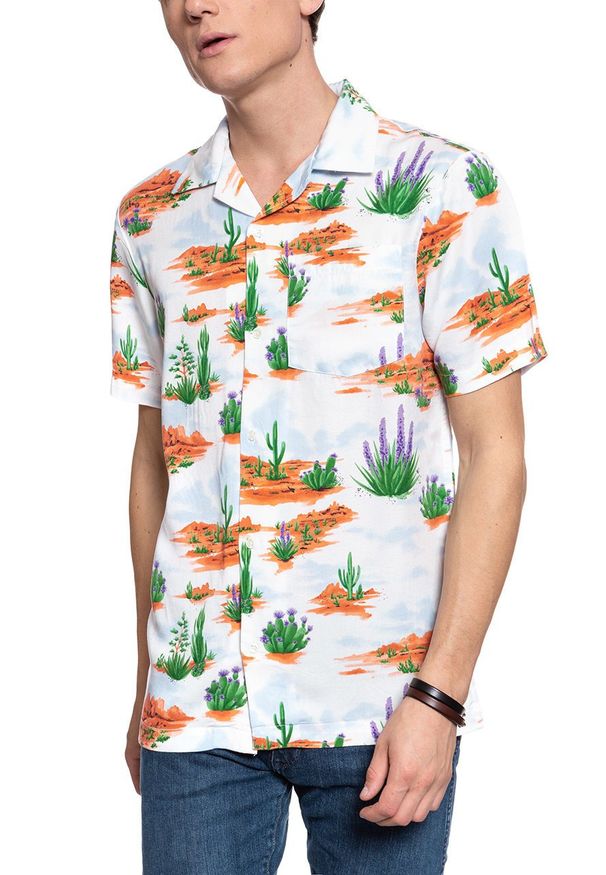 Wrangler - KOSZULA WRANGLER SS RESORT GLOW ORAN W59076H48 112129662. Długość rękawa: krótki rękaw. Długość: krótkie. Styl: retro