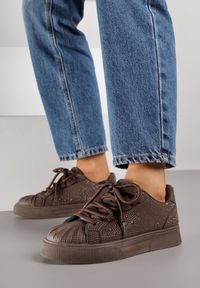 Born2be - Brązowe Sneakersy z Tłoczeniami na Nosku Zdobione Cyrkoniami Jadefesa. Okazja: na co dzień. Kolor: brązowy. Materiał: dzianina, jeans. Wzór: aplikacja #3