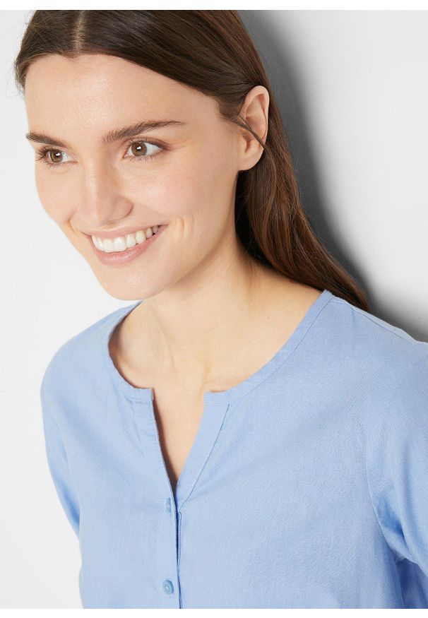 bonprix - Bluzka z domieszką lnu i rękawami 3/4. Kolor: niebieski. Materiał: len