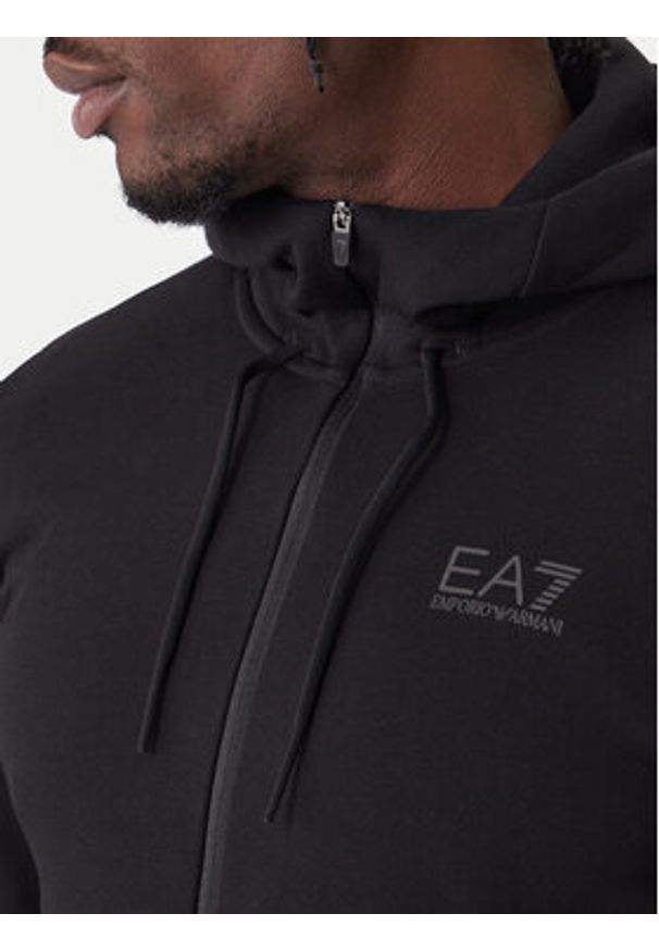 EA7 Emporio Armani Dres 7M001602 AF20845 UC001 Czarny Regular Fit. Kolor: czarny. Materiał: bawełna, syntetyk
