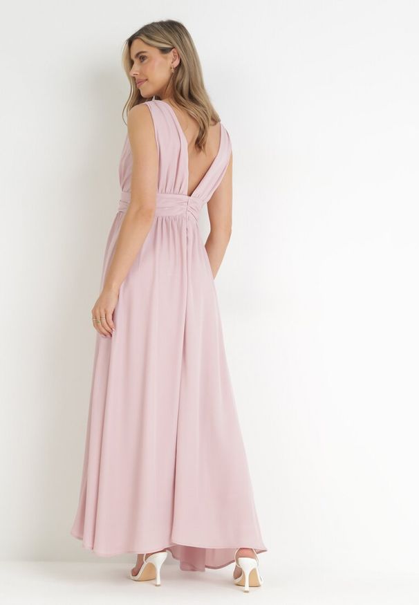 Born2be - Różowa Rozkloszowana Sukienka na Ramiączkach Seraphineme. Kolor: różowy. Długość rękawa: na ramiączkach. Styl: elegancki