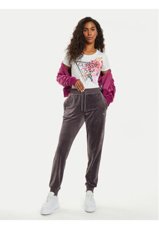 Guess T-Shirt W4BI23 J1314 Biały Regular Fit. Kolor: biały. Materiał: bawełna