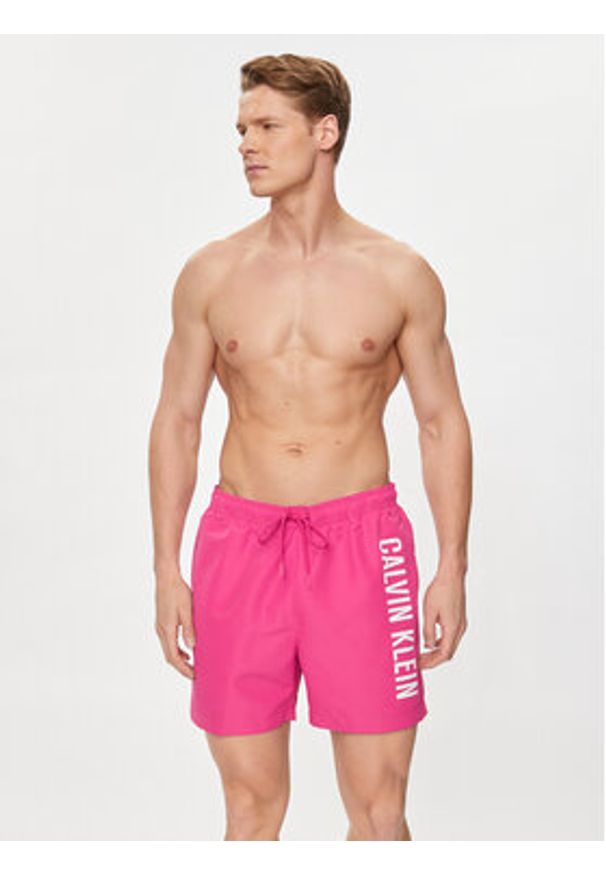 Calvin Klein Swimwear Szorty kąpielowe KM0KM01004 Różowy Regular Fit. Kolor: różowy. Materiał: syntetyk
