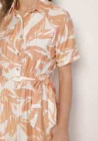 Born2be - Beżowa Wiskozowa Sukienka o Koszulowym Kroju z Wiązanym Paskiem Uloanna. Okazja: na co dzień. Kolor: beżowy. Materiał: wiskoza. Długość rękawa: krótki rękaw. Wzór: aplikacja. Typ sukienki: koszulowe. Styl: klasyczny, casual, elegancki #6