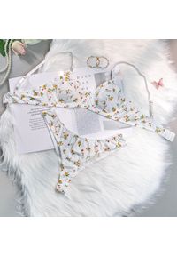 Intica - Komplet bielizny z delikatnym zdobieniem Jocelyne. Kolor: biały. Materiał: materiał. Wzór: aplikacja #1