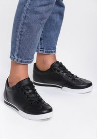 Renee - Czarne Sneakersy Turning Away. Kolor: czarny. Obcas: na płaskiej podeszwie