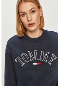 Tommy Jeans - Bluza DW0DW09792.4891. Okazja: na co dzień. Kolor: niebieski. Materiał: bawełna. Wzór: nadruk. Styl: casual #3