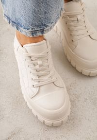 Born2be - Beżowe Sneakersy VICES na Grubej Tłoczonej Podeszwie z Perforacją Diomerine. Okazja: na co dzień. Kolor: beżowy. Materiał: dzianina, dresówka #2