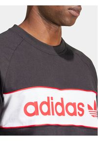 Adidas - adidas T-Shirt Archive IS1404 Czarny Regular Fit. Kolor: czarny. Materiał: bawełna