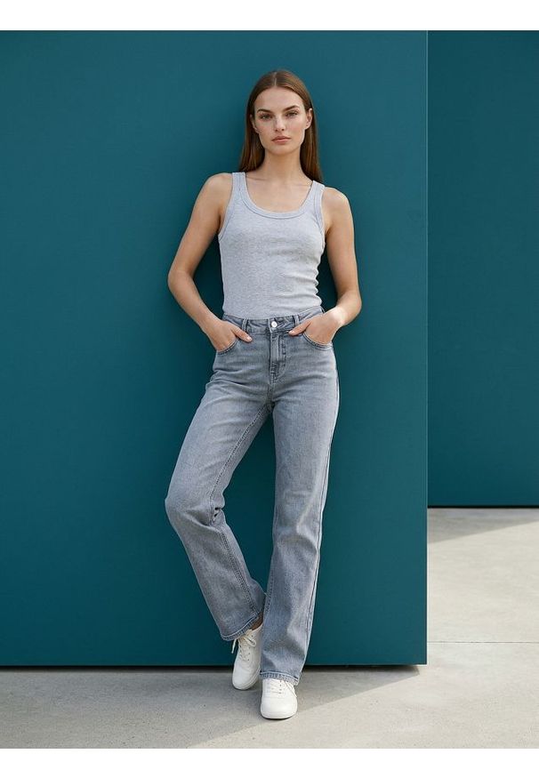 Sinsay - Jeansy flare low waist - szary. Kolor: szary