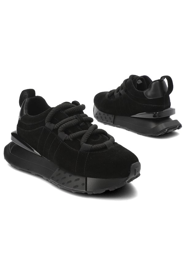 Czarne Sneakersy Artiker Modne Obuwie Damskie Na Platformie. Okazja: na co dzień. Zapięcie: sznurówki. Kolor: czarny. Materiał: zamsz. Obcas: na platformie