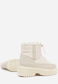 Renee - Beżowe Pikowane Śniegowce ze Ściągaczem Monivella. Okazja: na co dzień. Kolor: beżowy. Materiał: jeans. Sezon: zima. Styl: casual #6