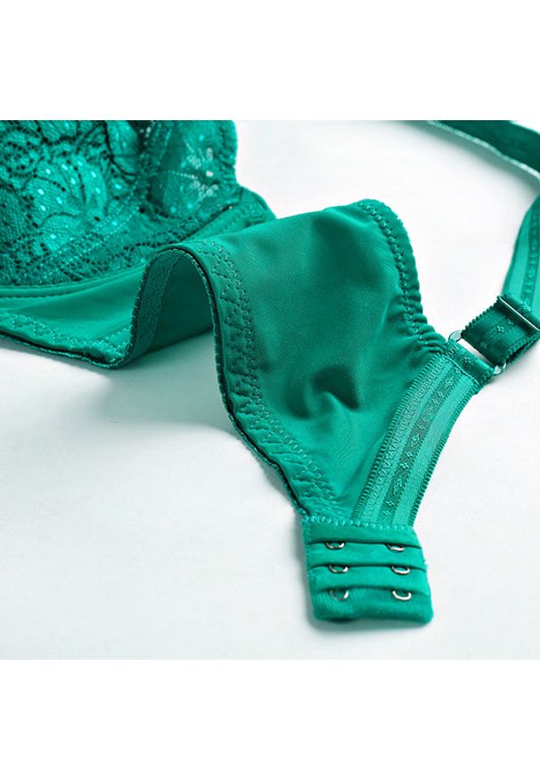 Intica - Biustonosz koronkowy plus size z delikatnym wsparciem na co dzień i okazje Natusuko. Kolekcja: plus size. Kolor: czarny. Materiał: koronka. Wzór: koronka