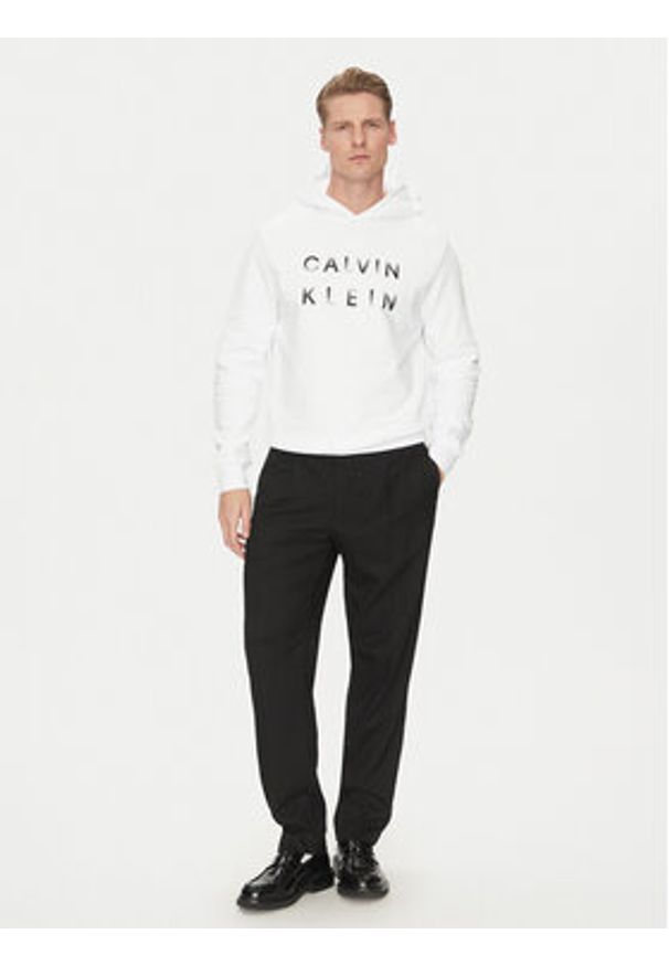 Calvin Klein Bluza Enlarged Logo K10K114261 Biały Regular Fit. Kolor: biały. Materiał: bawełna