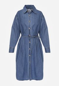 Renee - Niebieska Jeansowa Sukienka Koszulowa Oversize z Bawełną i Paskiem Cianatra. Okazja: na co dzień. Kolor: niebieski. Materiał: bawełna, jeans. Typ sukienki: oversize, koszulowe. Styl: casual, wizytowy #4