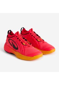 KIPSTA - Buty do siatkówki dla dorosłych Allsix VB900 Stability Edycja Limitowana. Kolor: czerwony, różowy, wielokolorowy, pomarańczowy. Szerokość cholewki: normalna. Wzór: geometria. Sport: siatkówka #2