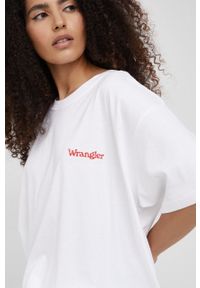 Wrangler t-shirt bawełniany kolor biały. Kolor: biały. Materiał: bawełna. Długość rękawa: krótki rękaw. Długość: krótkie