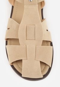 Born2be - Beżowe Sandały Gladiatorki z Imitacji Nubuku z Klamerką Belenatia. Zapięcie: pasek. Kolor: beżowy. Materiał: nubuk. Sezon: lato. Styl: klasyczny #9