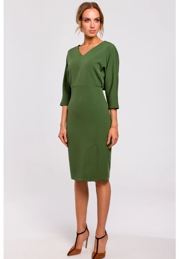 Sukienki.shop - Sukienka ołówkowa zbluzowana góra i dekolt V zielona. Okazja: do pracy. Kolor: zielony, niebieski. Typ sukienki: ołówkowe. Styl: elegancki, wizytowy