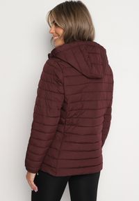 Born2be - Bordowa Pikowana Kurtka z Kapturem i Sznurkami Miviana. Okazja: na spacer. Typ kołnierza: kaptur. Kolor: czerwony. Materiał: jeans. Długość rękawa: długi rękaw. Długość: długie #3