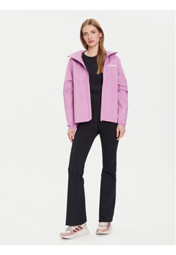 Adidas - adidas Kurtka przeciwdeszczowa Multi Essentials 2L Rain JY0481 Fioletowy Regular Fit. Kolor: fioletowy. Materiał: syntetyk