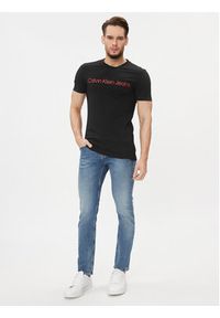 Calvin Klein Jeans T-Shirt J30J322552 Czarny Slim Fit. Kolor: czarny. Materiał: bawełna