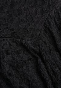 Born2be - Czarna Rozkloszowana Sukienka z Koronki z Wiązaniem i Odkrytymi Plecami Bernisa. Okazja: na randkę. Kolor: czarny. Materiał: koronka. Wzór: koronka #6