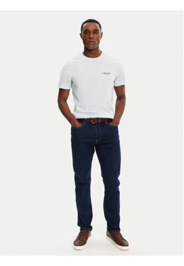 Guess Jeans T-Shirt M4YI55 K8HM0 Błękitny Regular Fit. Kolor: niebieski. Materiał: bawełna
