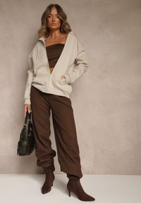 Renee - Beżowa Bluza Rozpinana z Kapturem z Bawełną Ozdobiona Sznurkami Odiola. Okazja: na co dzień. Typ kołnierza: kaptur. Kolor: beżowy. Materiał: bawełna. Wzór: aplikacja. Styl: sportowy, casual #4