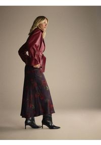 Reserved - Spódnica w róże - ciemnofioletowy. Kolor: fioletowy. Materiał: tkanina #1