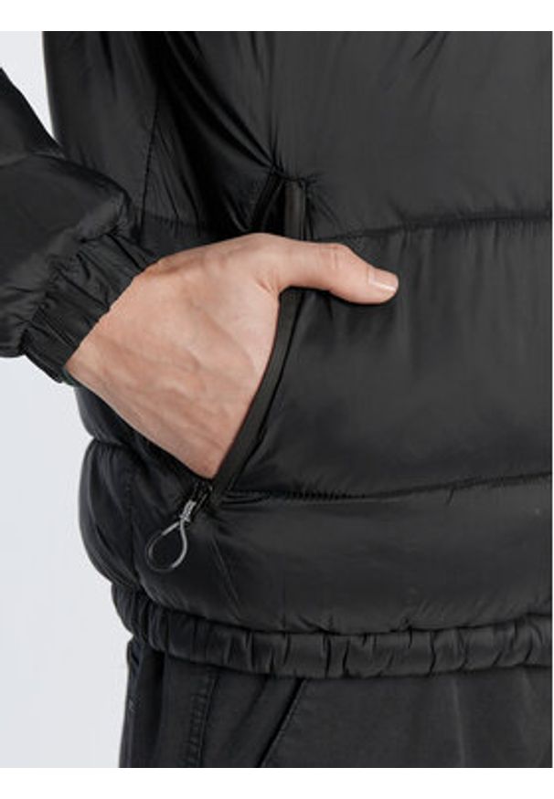 Blend Kurtka zimowa Outerwear 20714372 Czarny Regular Fit. Kolor: czarny. Materiał: syntetyk. Sezon: zima