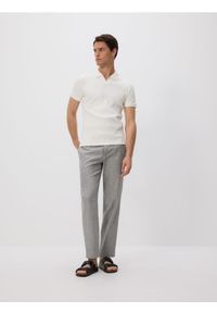 Reserved - Spodnie chino regular z lnem - oliwkowy. Kolor: oliwkowy. Materiał: len #1