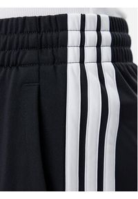 Adidas - adidas Spodnie dresowe Tricot 3-Stripes JF3383 Czarny Regular Fit. Kolor: czarny. Materiał: syntetyk