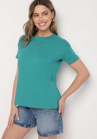 Born2be - Zielony Klasyczny T-shirt Oversize z Bawełny Zivassa. Okazja: na co dzień. Kolor: zielony. Materiał: bawełna. Styl: klasyczny #3