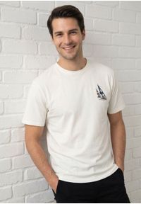 T-Shirt Męski (Relaxed Fit) - Brave Soul - Motyw Żeglarski - Biel. Okazja: na co dzień. Materiał: bawełna. Wzór: nadruk. Sezon: lato, wiosna. Styl: casual #2