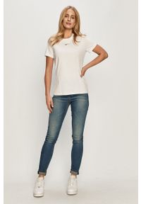 Nike Sportswear T-shirt kolor biały. Okazja: na co dzień. Kolor: biały. Materiał: dzianina. Wzór: aplikacja. Styl: casual #4