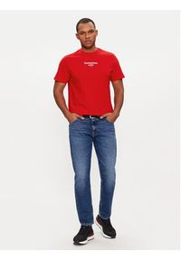 Tommy Jeans T-Shirt 85 Entry DM0DM18569 Czerwony Regular Fit. Kolor: czerwony. Materiał: bawełna #4