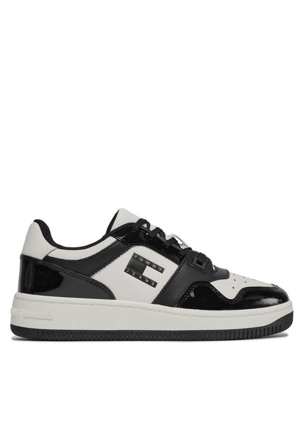 Tommy Jeans Sneakersy Tjw Retro Basket Patent Ltr EN0EN02499 Czarny. Kolor: czarny. Materiał: skóra