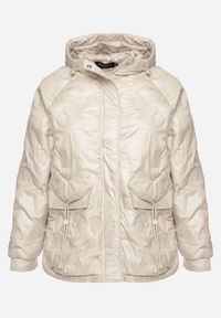 Born2be - Beżowa Kurtka Pikowana z Kapturem i Kieszeniami o Pudełkowym Kroju Eravinna. Okazja: na spacer. Typ kołnierza: kaptur. Kolekcja: plus size. Kolor: beżowy. Długość rękawa: długi rękaw. Długość: długie. Wzór: aplikacja #5