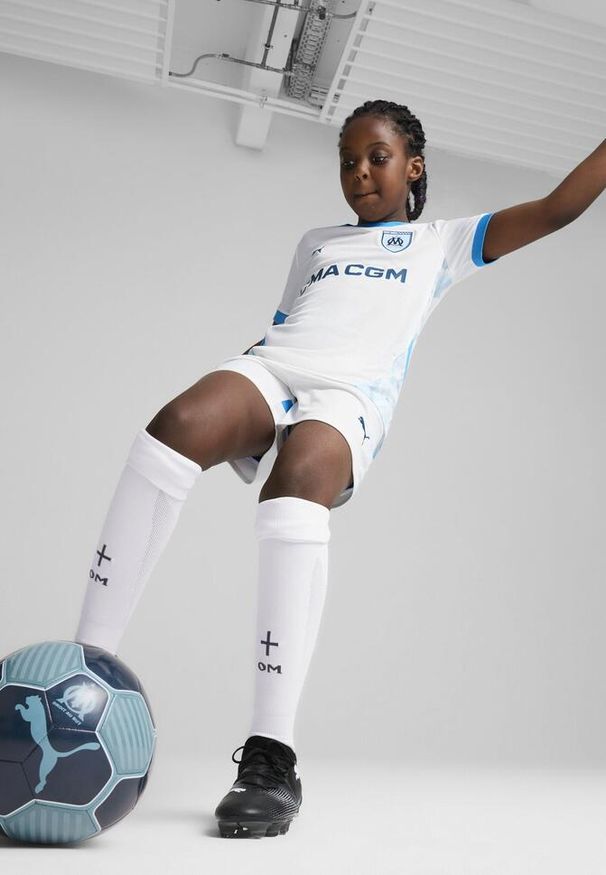 Puma - Młodzieżowa koszulka domowa Olympique Marsylia 24/25 PUMA White Bleu Azur Blue. Kolor: biały, wielokolorowy, niebieski