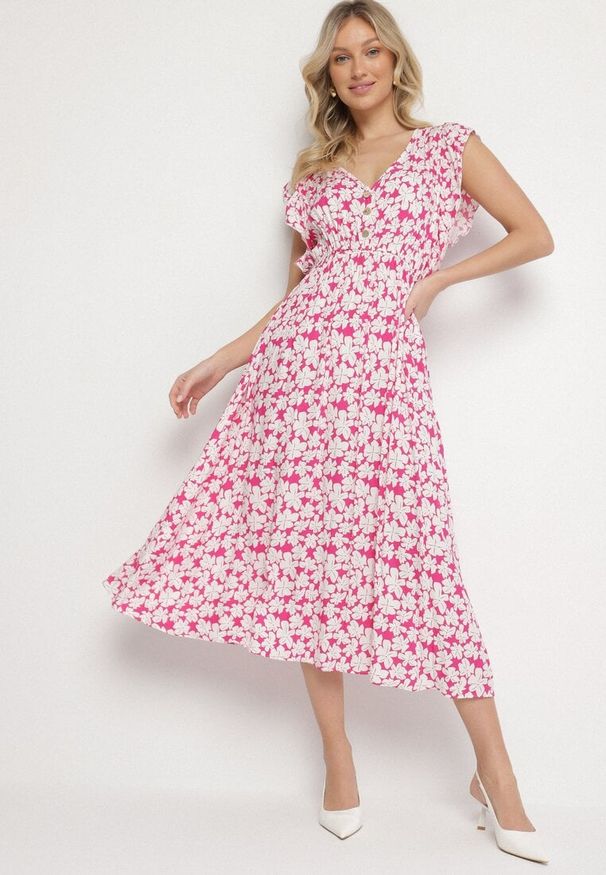 Born2be - Fuksjowa Bawełniana Sukienka w Kwiatki o Rozkloszowanym Kroju z Gumką Alanilia. Okazja: na co dzień. Typ kołnierza: dekolt w kształcie V. Kolor: różowy. Wzór: kwiaty. Typ sukienki: rozkloszowane. Materiał: bawełna. Długość rękawa: krótki rękaw. Sezon: wiosna, lato. Styl: casual, elegancki