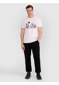 4f - 4F T-shirt regular z nadrukiem siatkarskim męski - biały S. Okazja: na co dzień, do domu. Kolor: biały. Materiał: bawełna, jersey, materiał. Wzór: nadruk. Styl: sportowy, klasyczny, casual