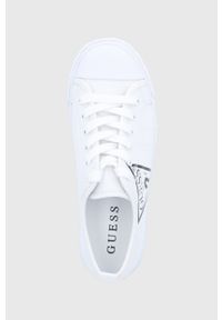 Guess tenisówki kolor biały. Nosek buta: okrągły. Zapięcie: sznurówki. Kolor: biały. Materiał: guma