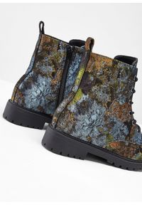 bonprix - Botki sznurowane ze wzrem w kwiaty. Kolor: zielony. Wzór: kwiaty. Sezon: jesień #2