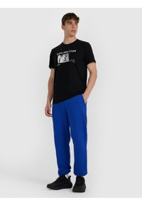 4f - 4F T-shirt regular z nadrukiem męski - czarny XL. Okazja: na co dzień. Kolor: czarny. Materiał: materiał, bawełna. Wzór: nadruk. Styl: casual