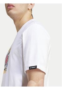Adidas - adidas T-Shirt Terrex Graphic United By Summits IM8366 Biały Regular Fit. Kolor: biały. Materiał: bawełna #3