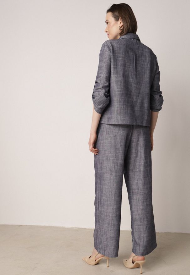 Born2be - Niebieski Komplet z Lnem i Wiskozą Szerokie Spodnie i Koszula z Wiązaniem Ravilith. Kolor: niebieski. Materiał: wiskoza, len