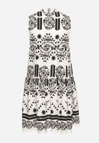 Born2be - Czarno-Kremowa Sukienka o Rozkloszowanym Kroju Bez Rękawów w Etniczny Wzór Revarise. Okazja: na co dzień. Typ kołnierza: dekolt w serek. Kolekcja: plus size. Kolor: czarny. Długość rękawa: bez rękawów. Typ sukienki: dla puszystych. Styl: casual #6