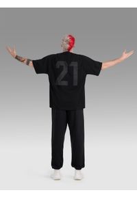 4f - 4F T-shirt oversize z nadrukiem męski 4F x Tomasz Fornal - czarny M. Okazja: na co dzień. Kolor: czarny. Materiał: materiał, dzianina. Długość: długie. Wzór: nadruk. Styl: street, sportowy, casual #1