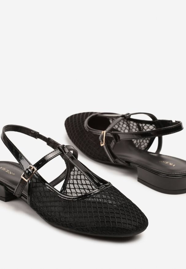 Renee - Czarne Sandały Vices Lakierowane Slingback z Siateczkową Cholewką Mairelite. Okazja: na co dzień. Zapięcie: sprzączka. Kolor: czarny. Materiał: lakier. Sezon: lato. Styl: casual